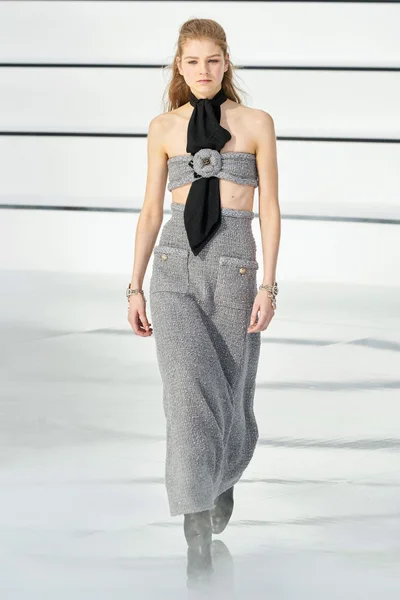 Look 30